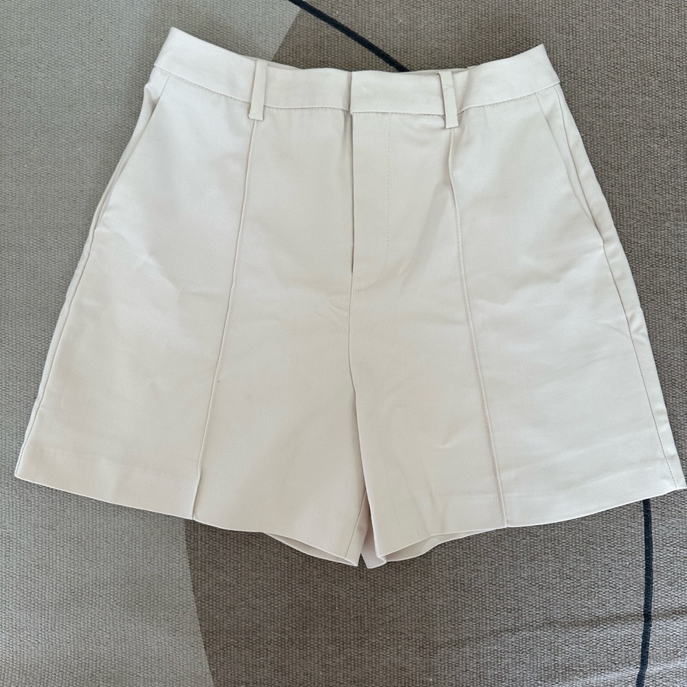Women's Cream Shorts